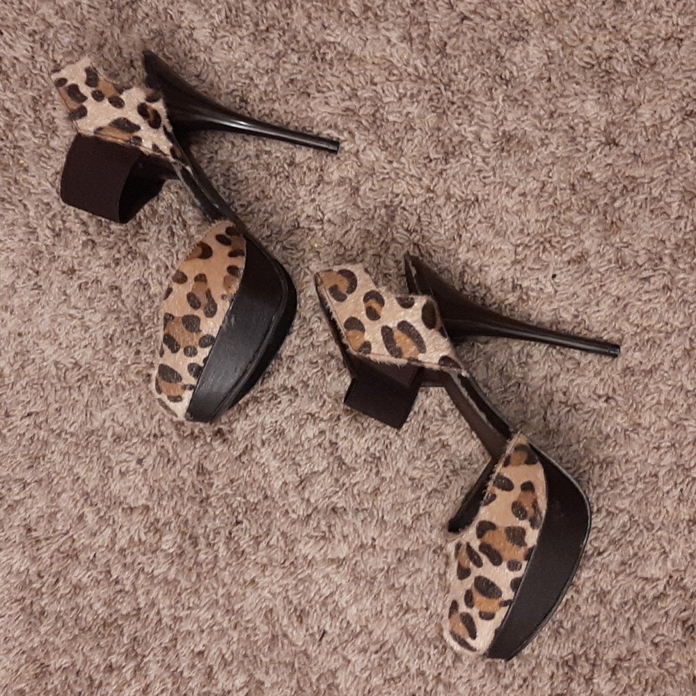 Shoe Dazzle size 9 1/2